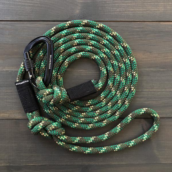 WILDERDOG LEASH LARGE CARABINER CAMO 5'