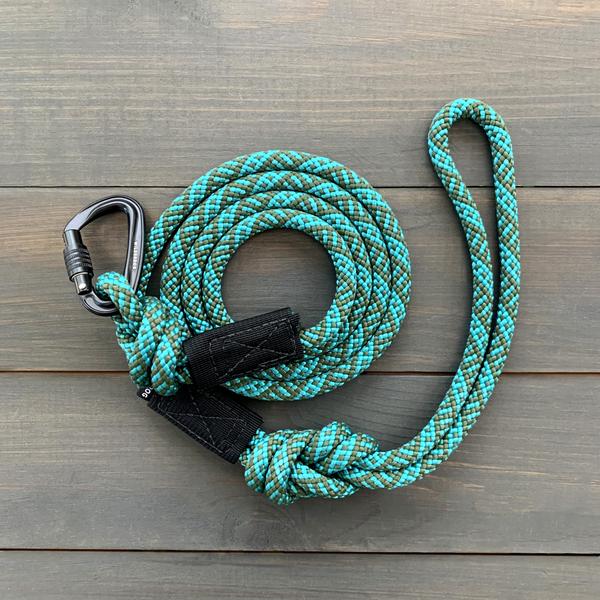WILDERDOG LEASH SMALL CARABINER CASCADE 5'