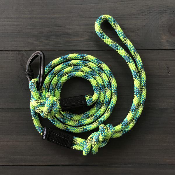 WILDERDOG LEASH SMALL CARABINER REFLECTIVE LIME 5'