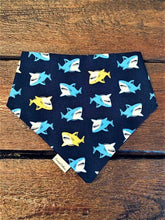 Load image into Gallery viewer, COCONUT COLLARS BANDANA MED
